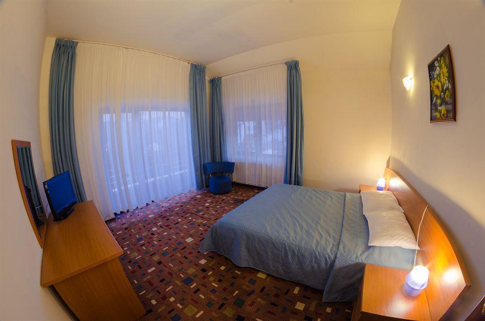 Hotel Hera Предял Екстер'єр фото