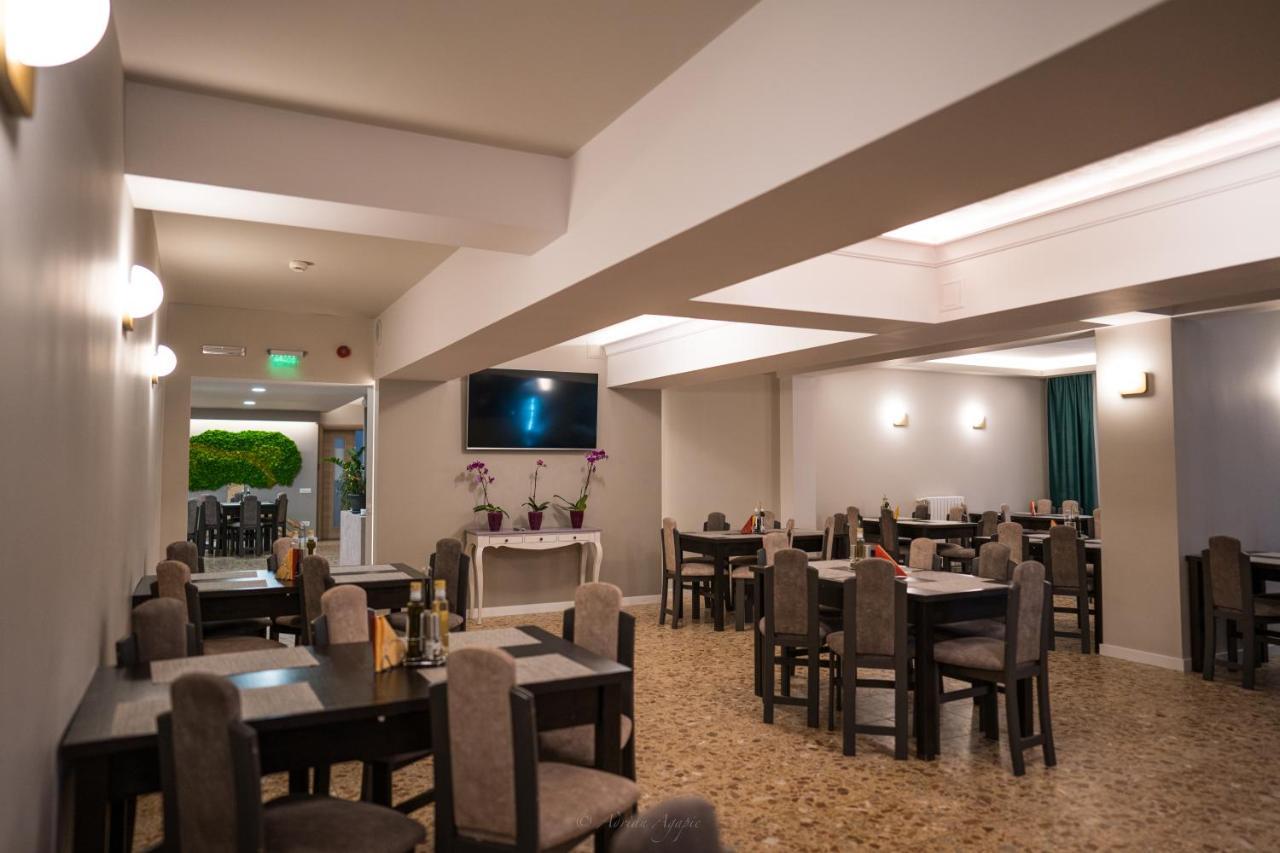 Hotel Hera Предял Екстер'єр фото