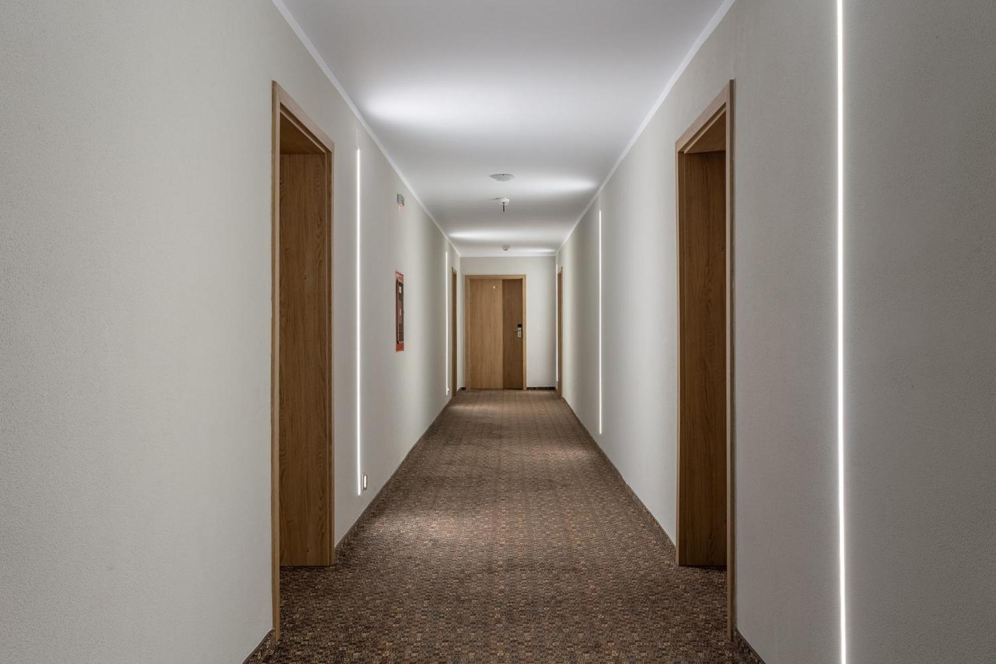 Hotel Hera Предял Екстер'єр фото