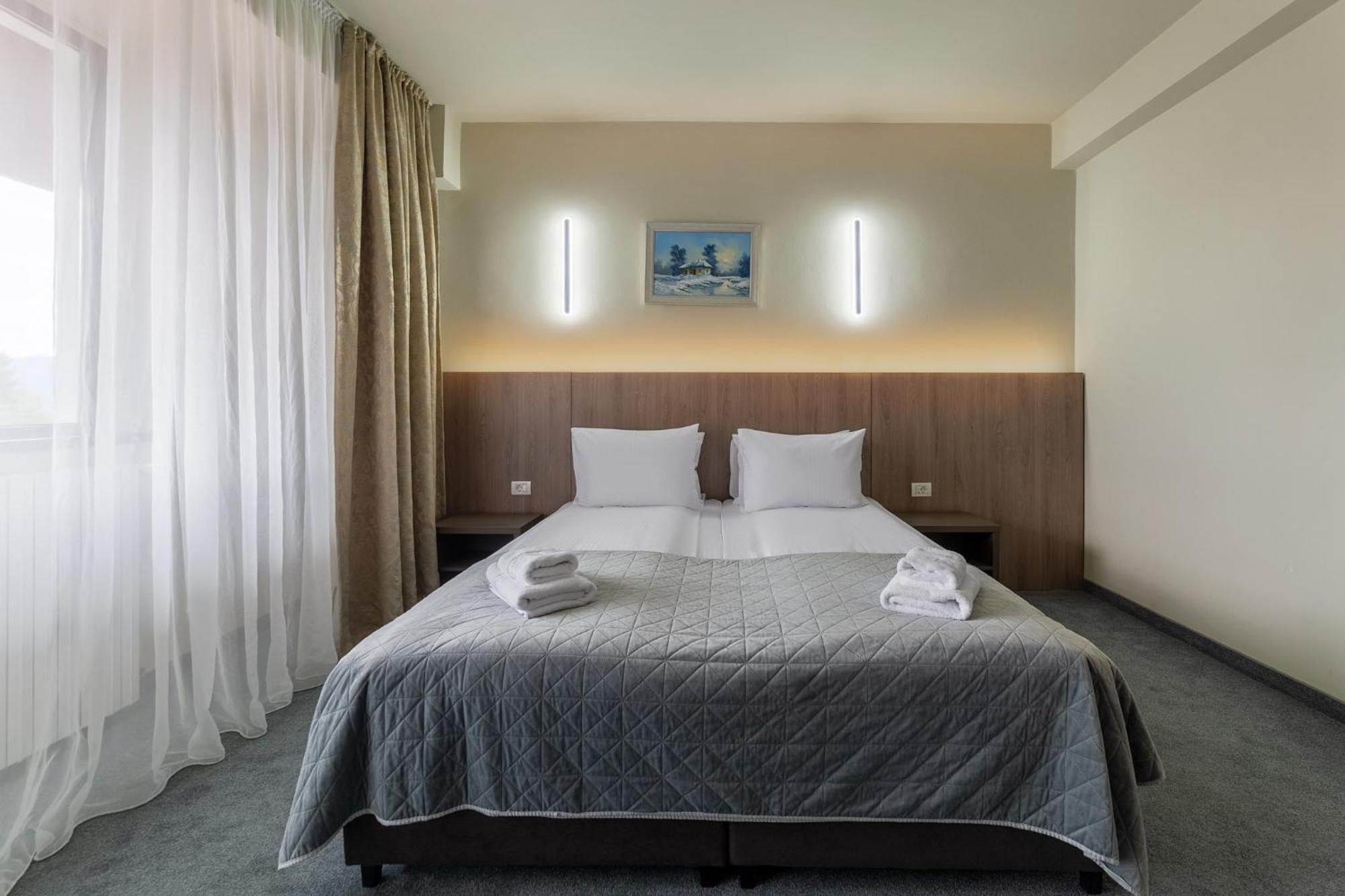 Hotel Hera Предял Екстер'єр фото