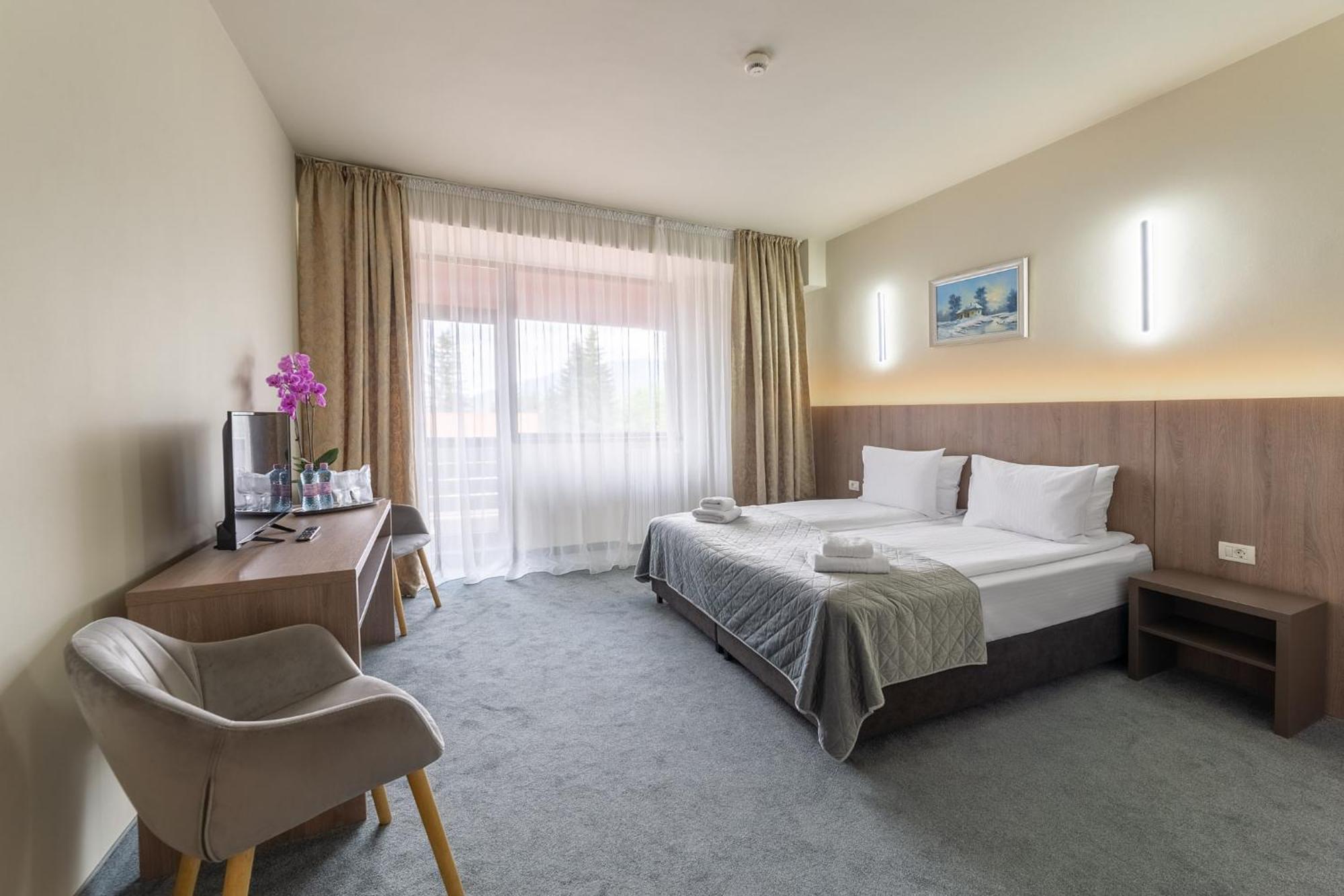 Hotel Hera Предял Екстер'єр фото