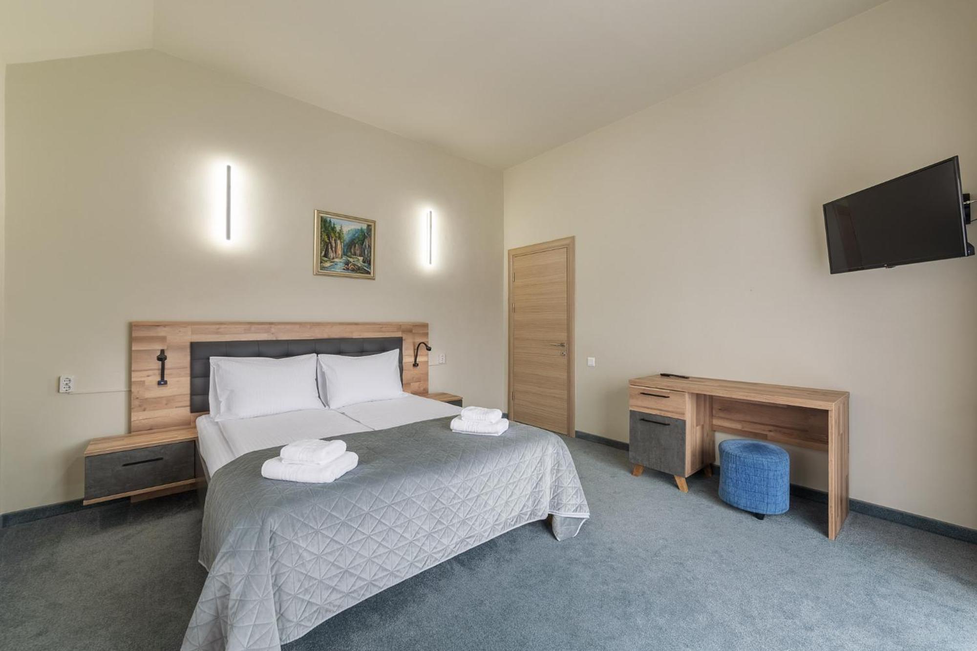 Hotel Hera Предял Екстер'єр фото