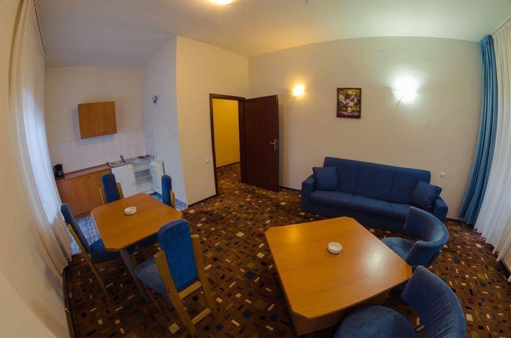 Hotel Hera Предял Екстер'єр фото