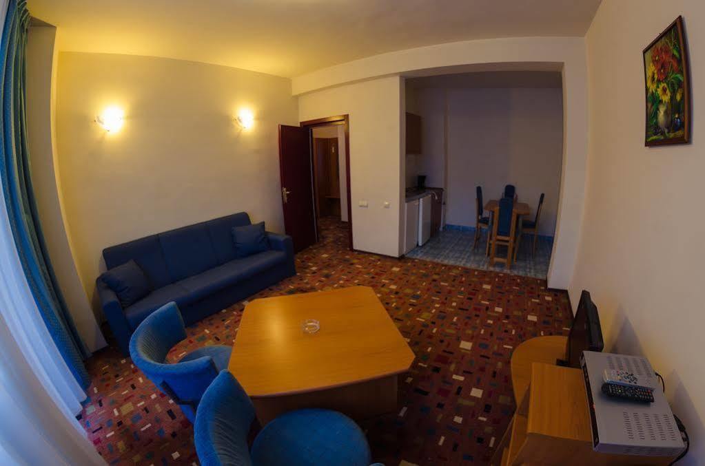 Hotel Hera Предял Екстер'єр фото